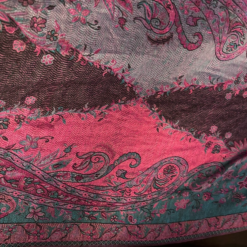 Paisley cashmere Scarf - Picture 3 of 3